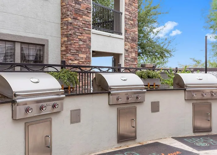 Cozysuites By The Stadium With Pool 30 Glendale