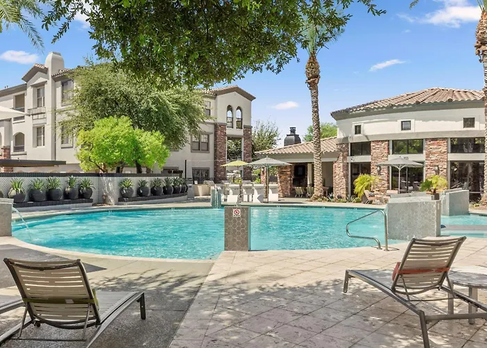 Apartment Cozysuites By The Stadium With Pool 30 *