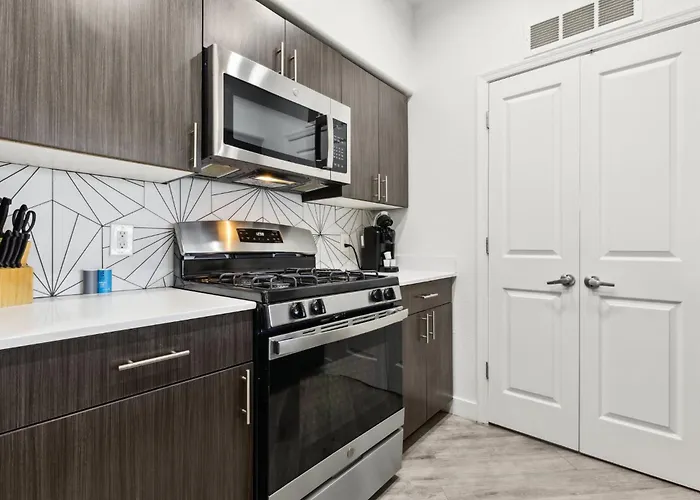 Apartment Cozysuites By The Stadium With Pool 30 *
