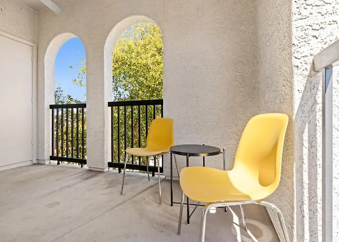 Apartment Cozysuites By The Stadium With Pool 30