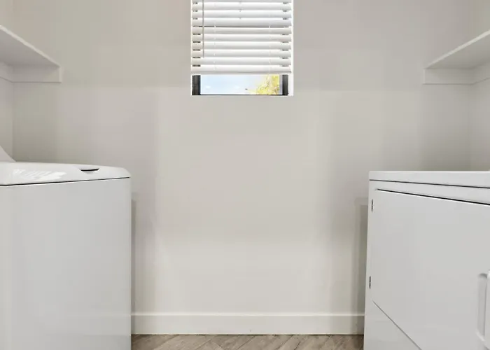 Apartment Cozysuites By The Stadium With Pool 30 *