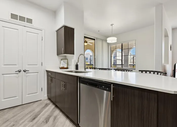 Cozysuites By The Stadium With Pool 30 Apartment