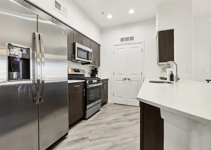 Apartment Cozysuites By The Stadium With Pool 30 Glendale
