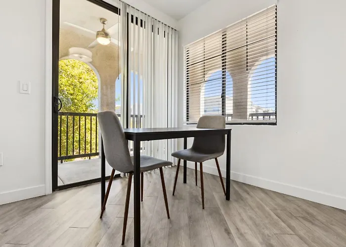 Cozysuites By The Stadium With Pool 30 Apartment